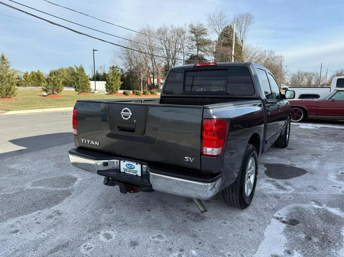 2012 Nissan Titan SV photo 3