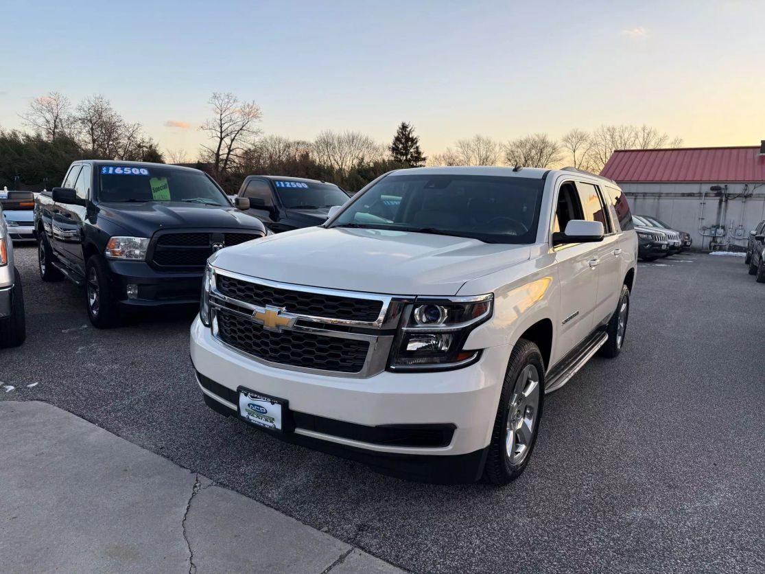 2015 Chevrolet Suburban LT photo 7