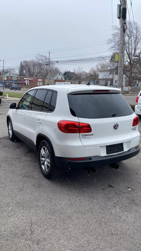 2012 Volkswagen Tiguan SEL photo 12