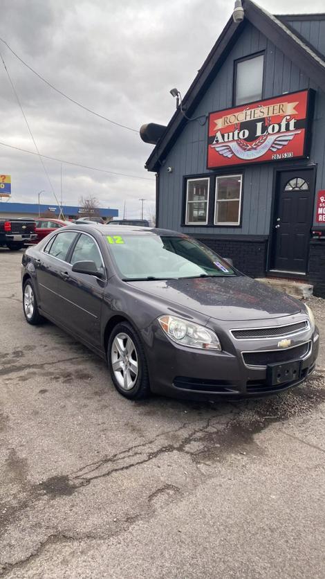 2010 Chevrolet Malibu 1LS photo 4