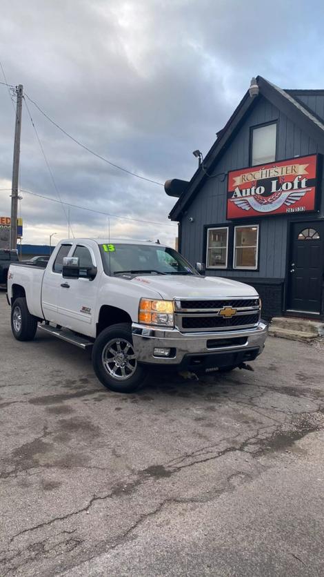 2013 Chevrolet Silverado 2500HD LT photo 2