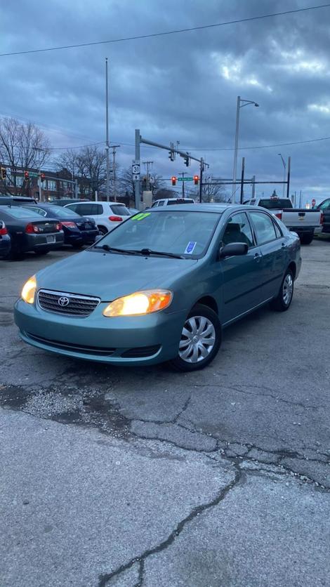 2007 Toyota Corolla CE photo 1