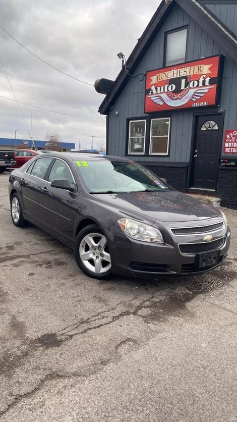 2010 Chevrolet Malibu 1LS photo 2