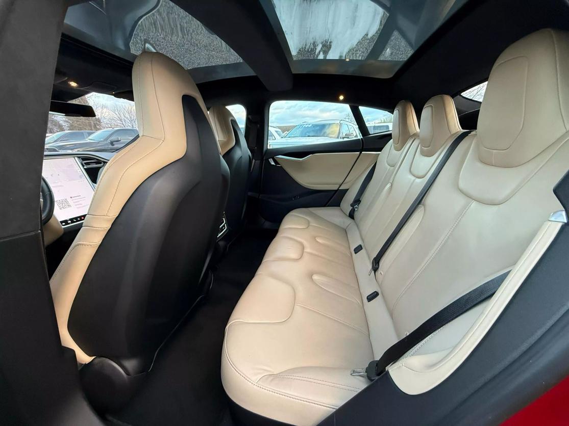 2016 Tesla Model S null photo 17