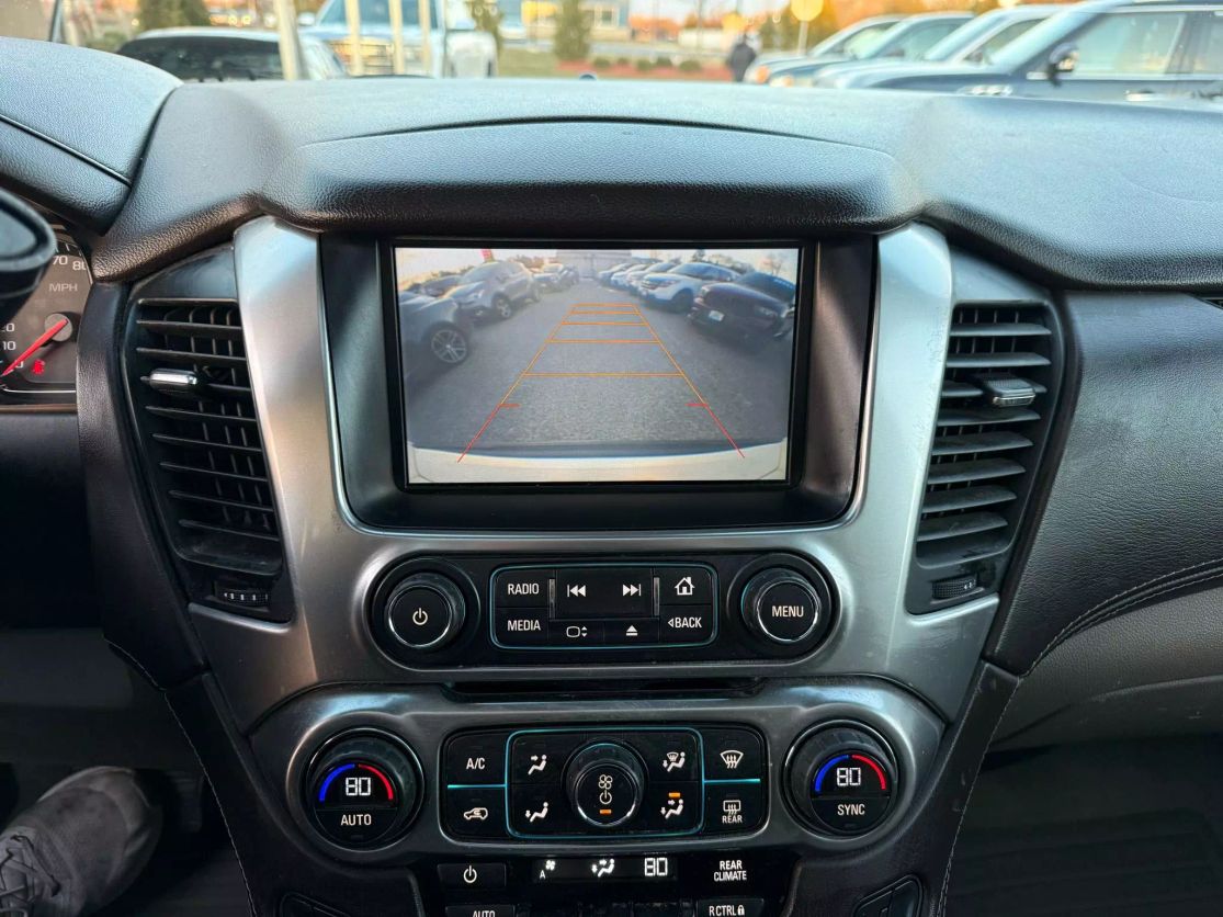 2015 Chevrolet Suburban LT photo 17