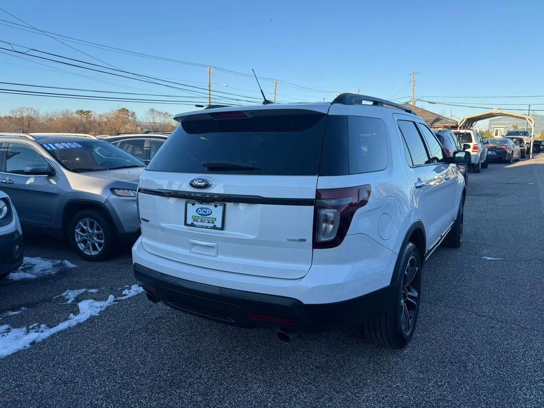 2014 Ford Explorer Sport photo 3