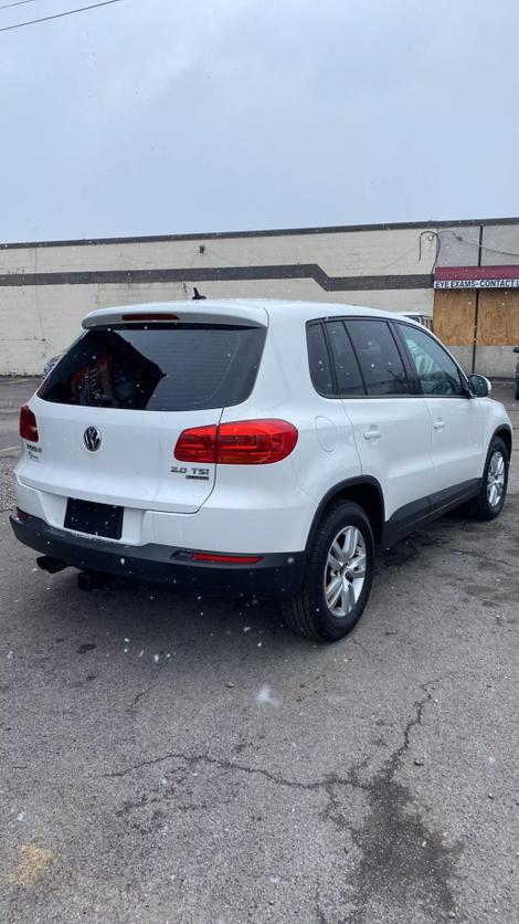 2012 Volkswagen Tiguan SEL photo 13