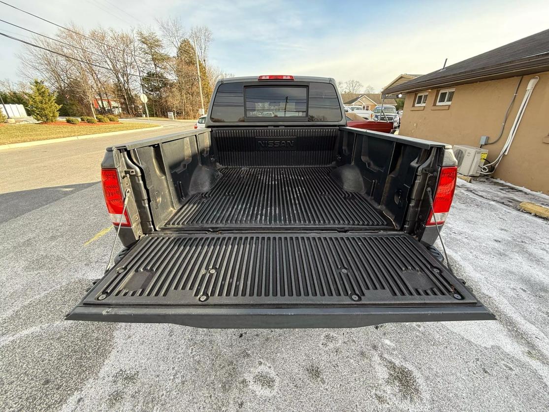 2012 Nissan Titan SV photo 18