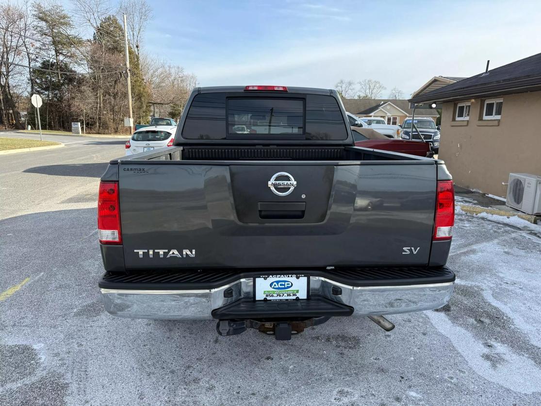 2012 Nissan Titan SV photo 4