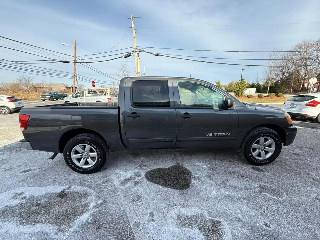 2012 Nissan Titan SV photo 2