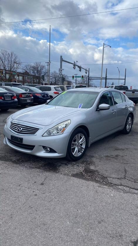 2011 INFINITI G Sedan 37x photo 3