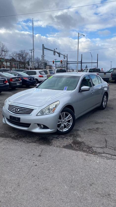 2011 INFINITI G Sedan 37x photo 1