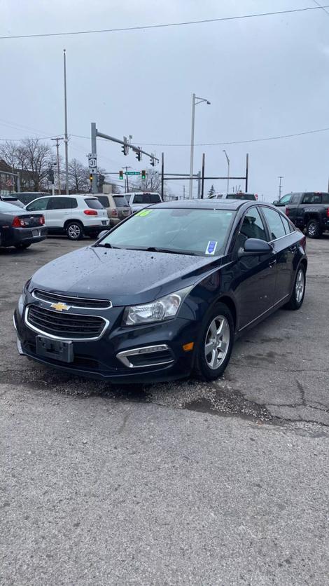 2016 Chevrolet Cruze Limited 1LT photo 3