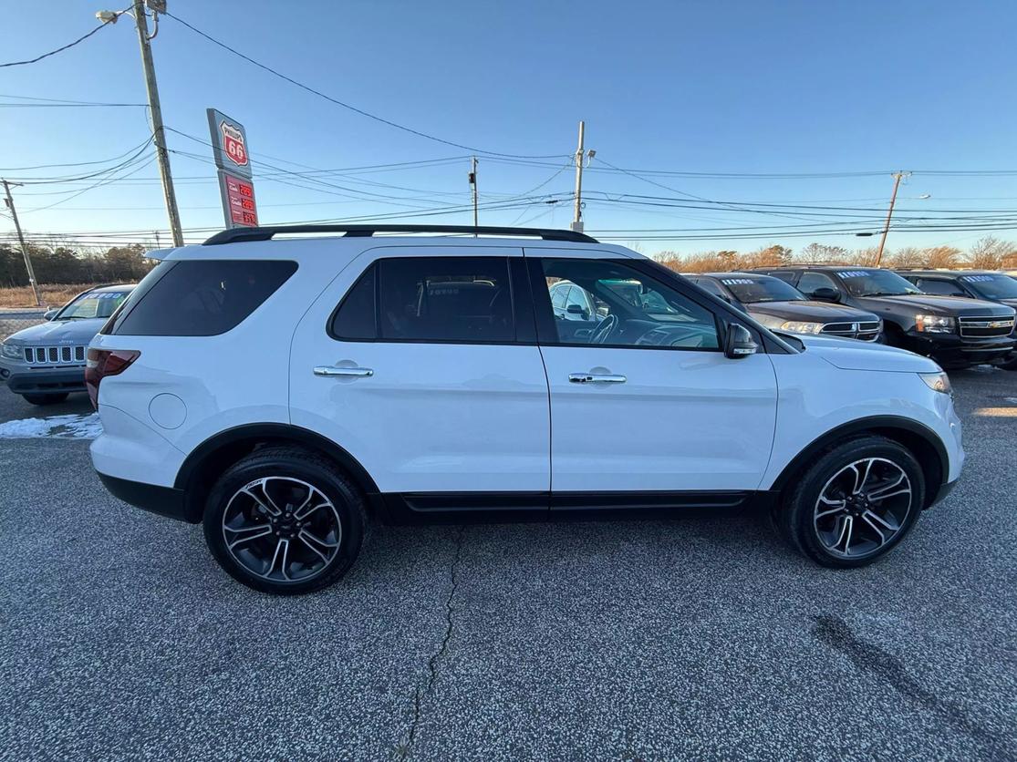 2014 Ford Explorer Sport photo 2