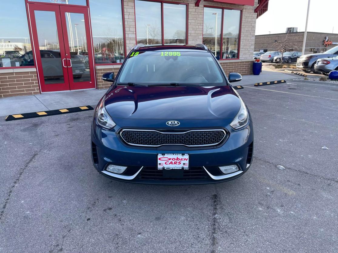 Used 2019 Kia Niro EX with VIN KNDCE3LC8K5230753 for sale in Middleton, WI