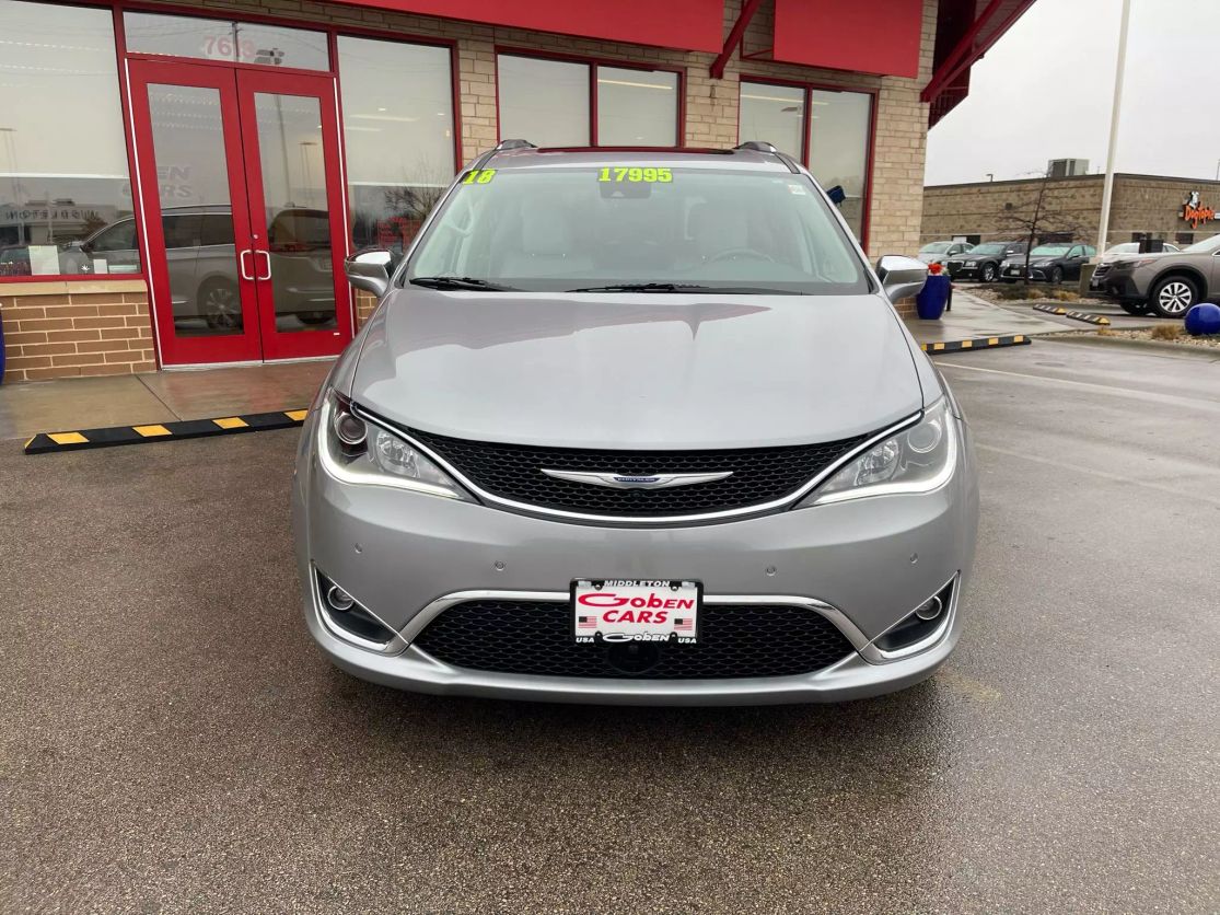 Used 2018 Chrysler Pacifica Limited with VIN 2C4RC1GG5JR354367 for sale in Middleton, WI