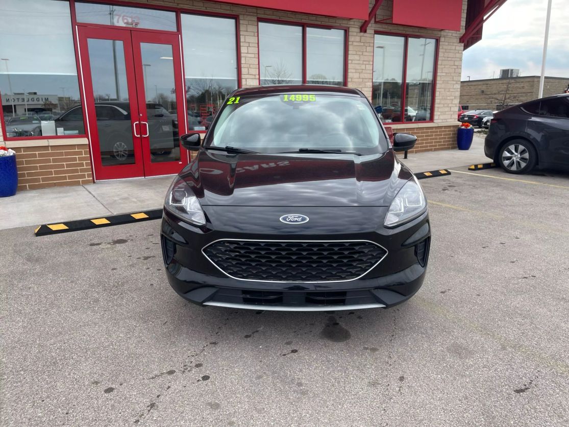 Used 2021 Ford Escape SE with VIN 1FMCU0G68MUA23905 for sale in Middleton, WI