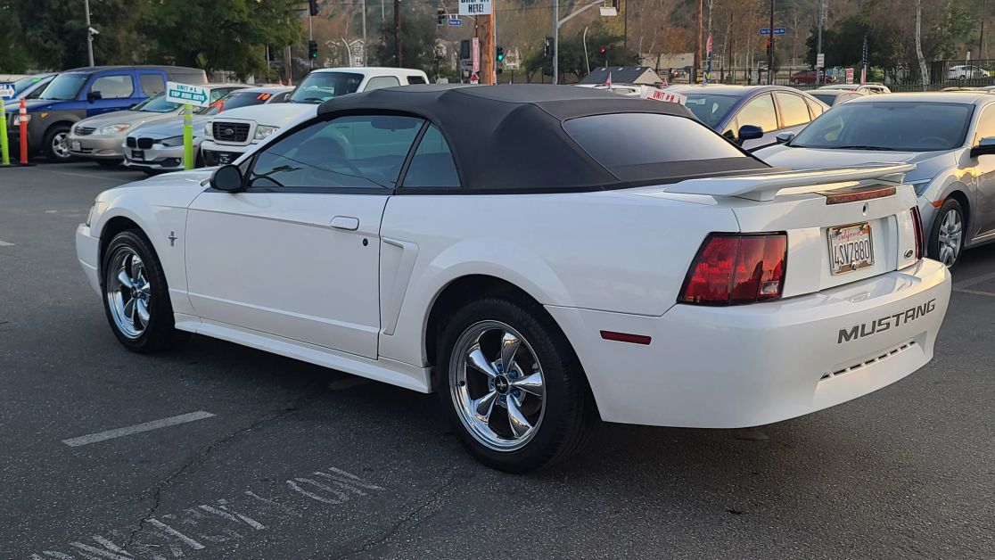 Image 2 of 2001 FORD MUSTANG