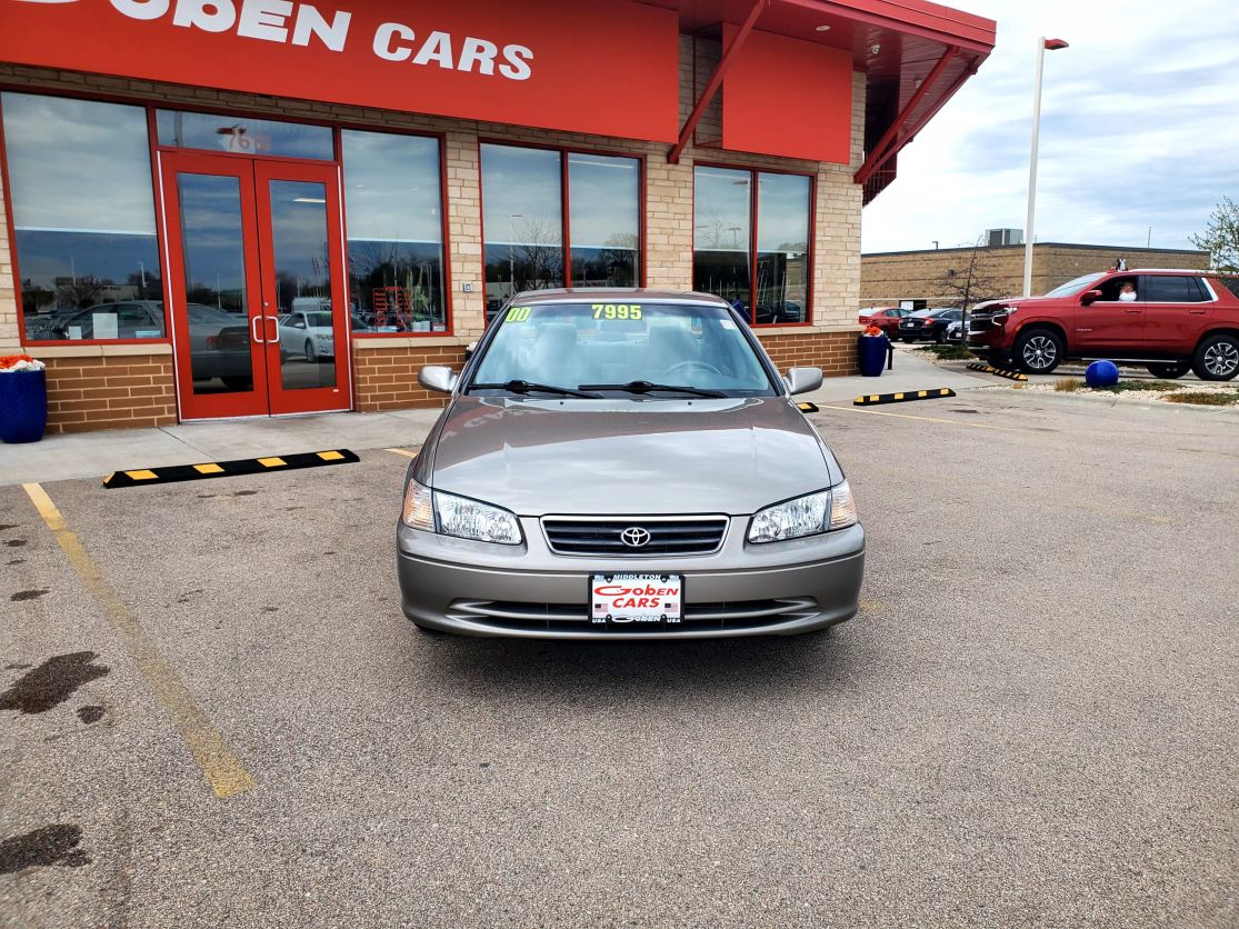 Used 2000 Toyota Camry LE with VIN 4T1BG22K9YU673125 for sale in Middleton, WI