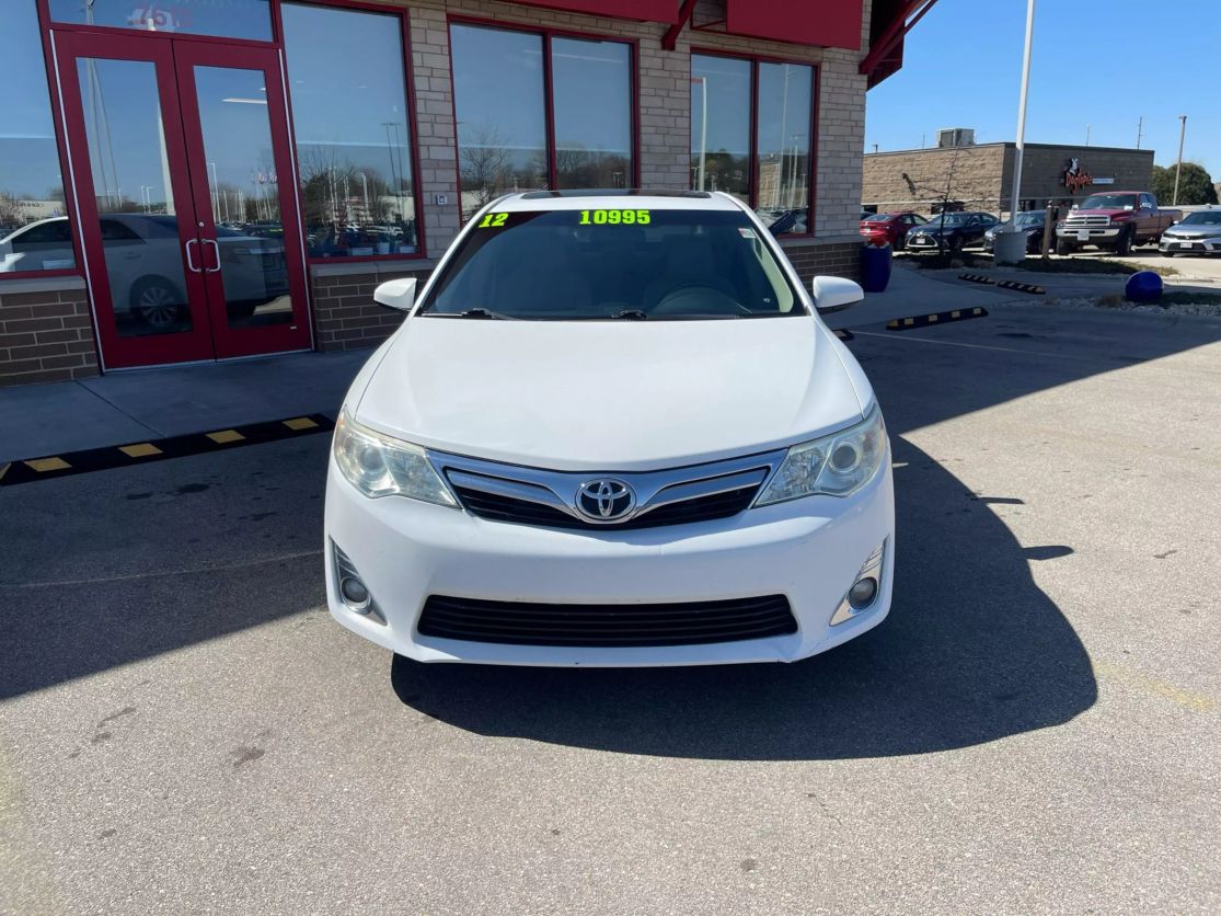 Used 2012 Toyota Camry XLE with VIN 4T1BF1FK9CU552031 for sale in Middleton, WI