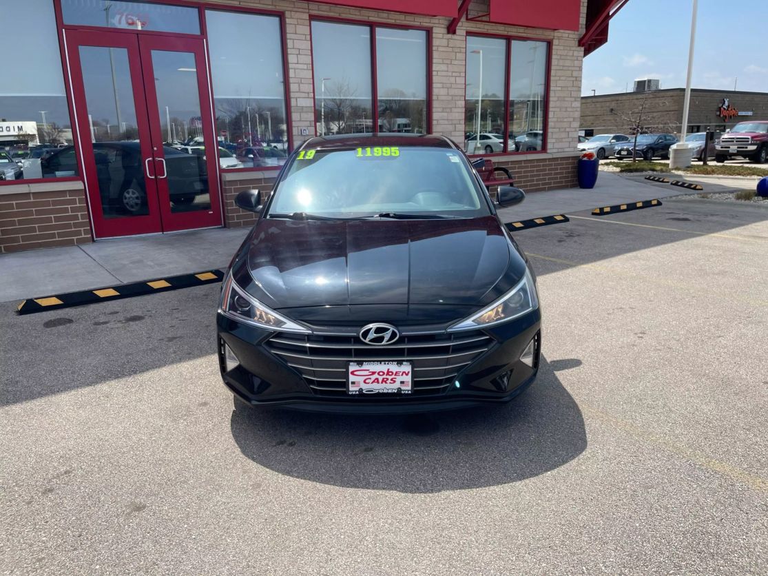 Used 2019 Hyundai Elantra SE with VIN KMHD74LF6KU755942 for sale in Middleton, WI