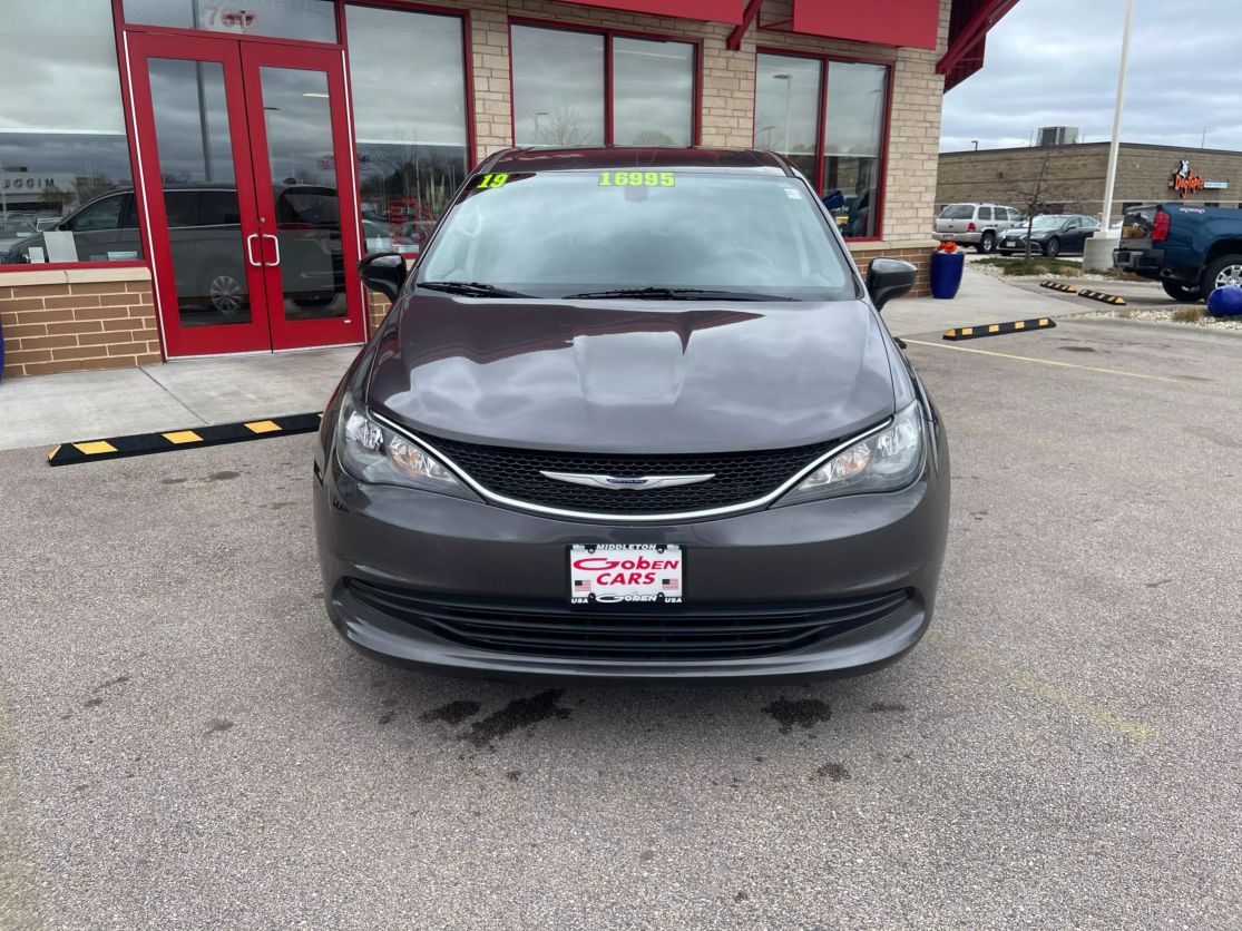 Used 2019 Chrysler Pacifica LX with VIN 2C4RC1CG7KR667931 for sale in Middleton, WI