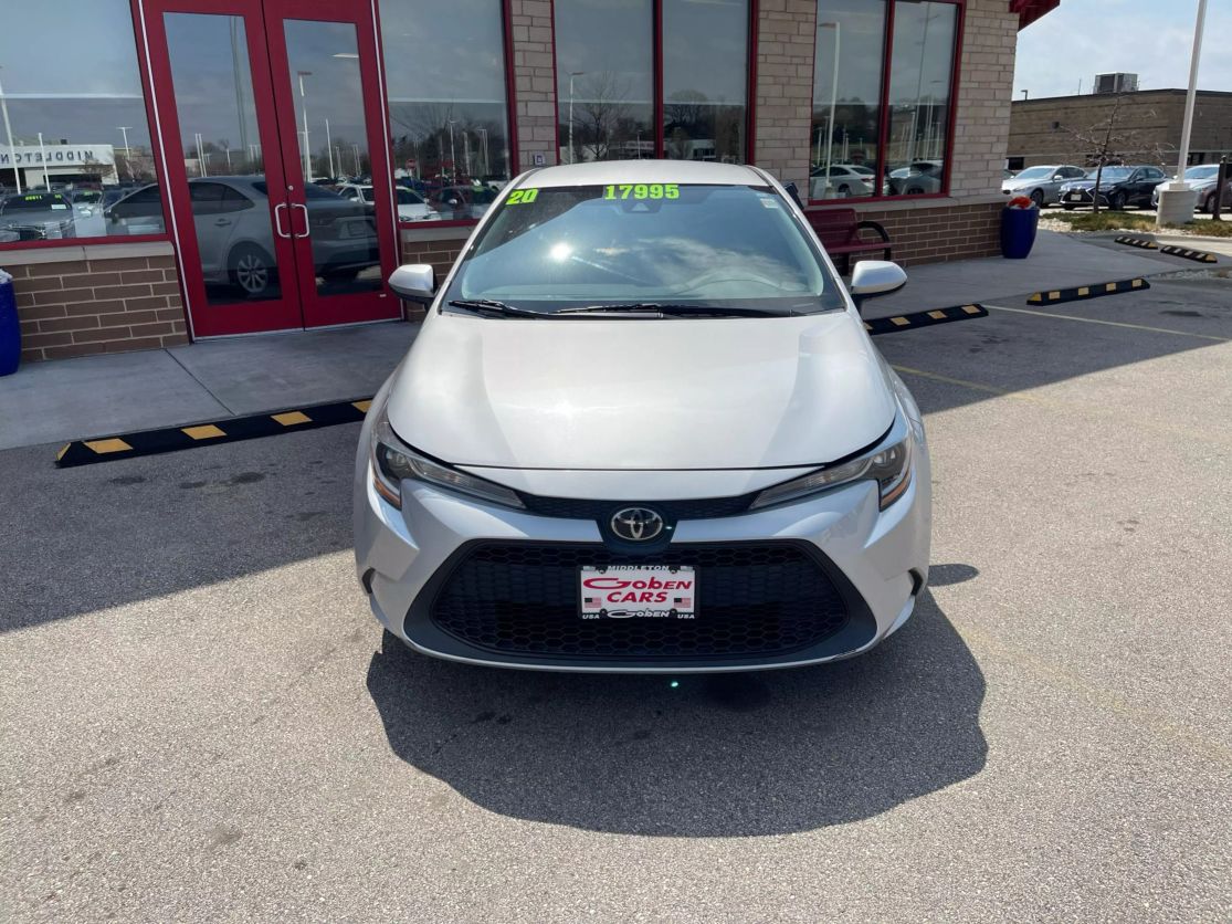 Used 2020 Toyota Corolla LE with VIN 5YFEPRAE2LP073445 for sale in Middleton, WI