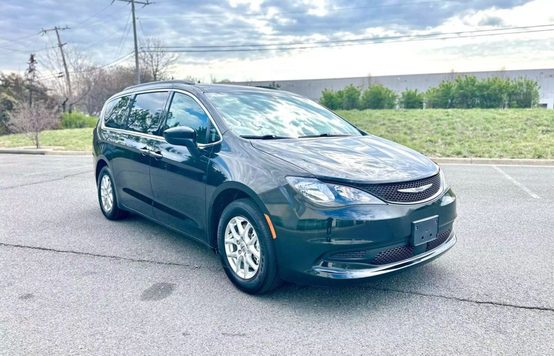 2021 Chrysler Voyager