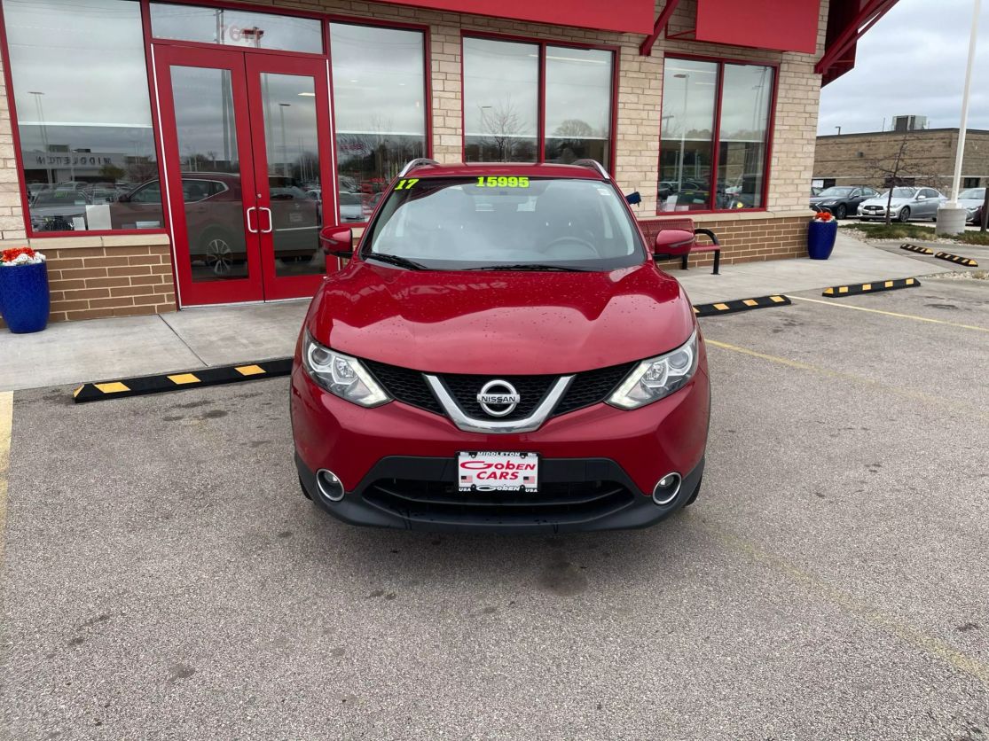 Used 2017 Nissan Rogue Sport SL with VIN JN1BJ1CPXHW009286 for sale in Middleton, WI