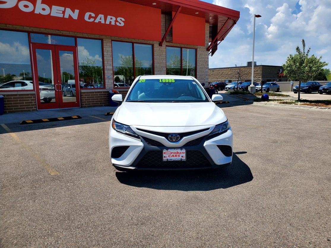 Used 2020 Toyota Camry SE with VIN 4T1G11AK9LU925970 for sale in Middleton, WI