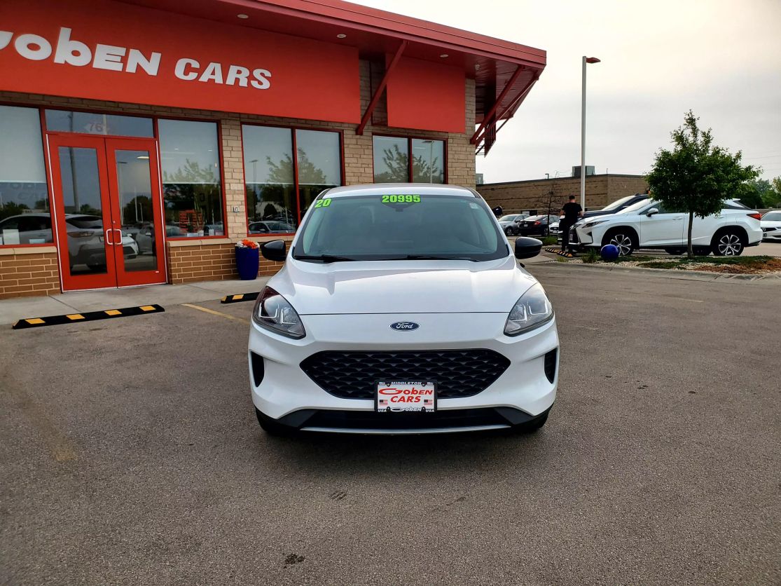 Used 2020 Ford Escape SE with VIN 1FMCU9BZ8LUB10031 for sale in Middleton, WI