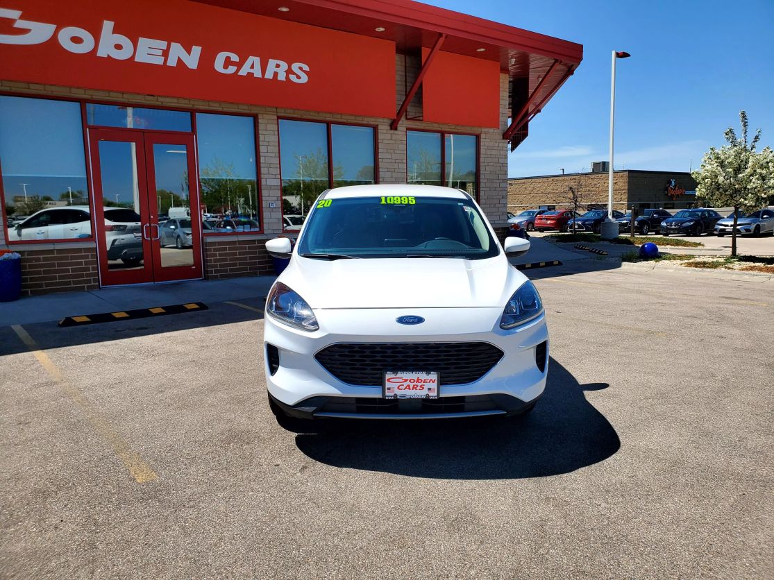 Used 2020 Ford Escape SE with VIN 1FMCU0G64LUB11106 for sale in Middleton, WI