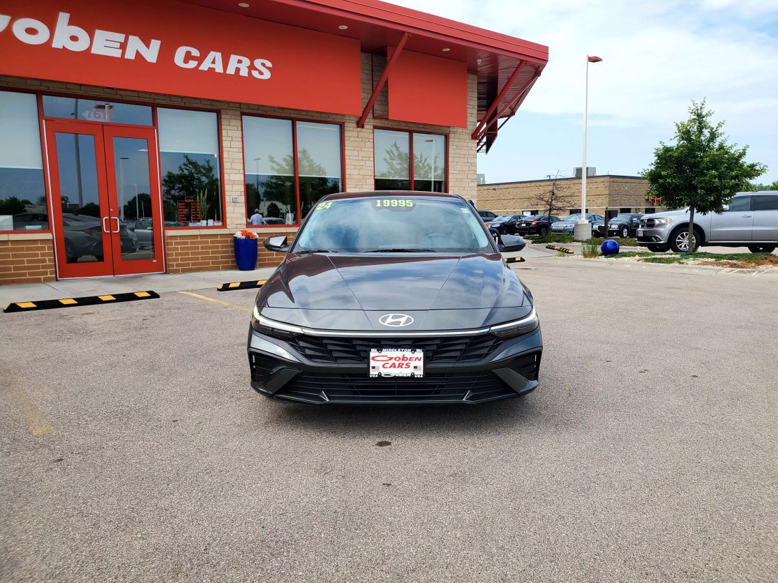 Used 2024 Hyundai Elantra SEL with VIN KMHLM4DG6RU728715 for sale in Middleton, WI