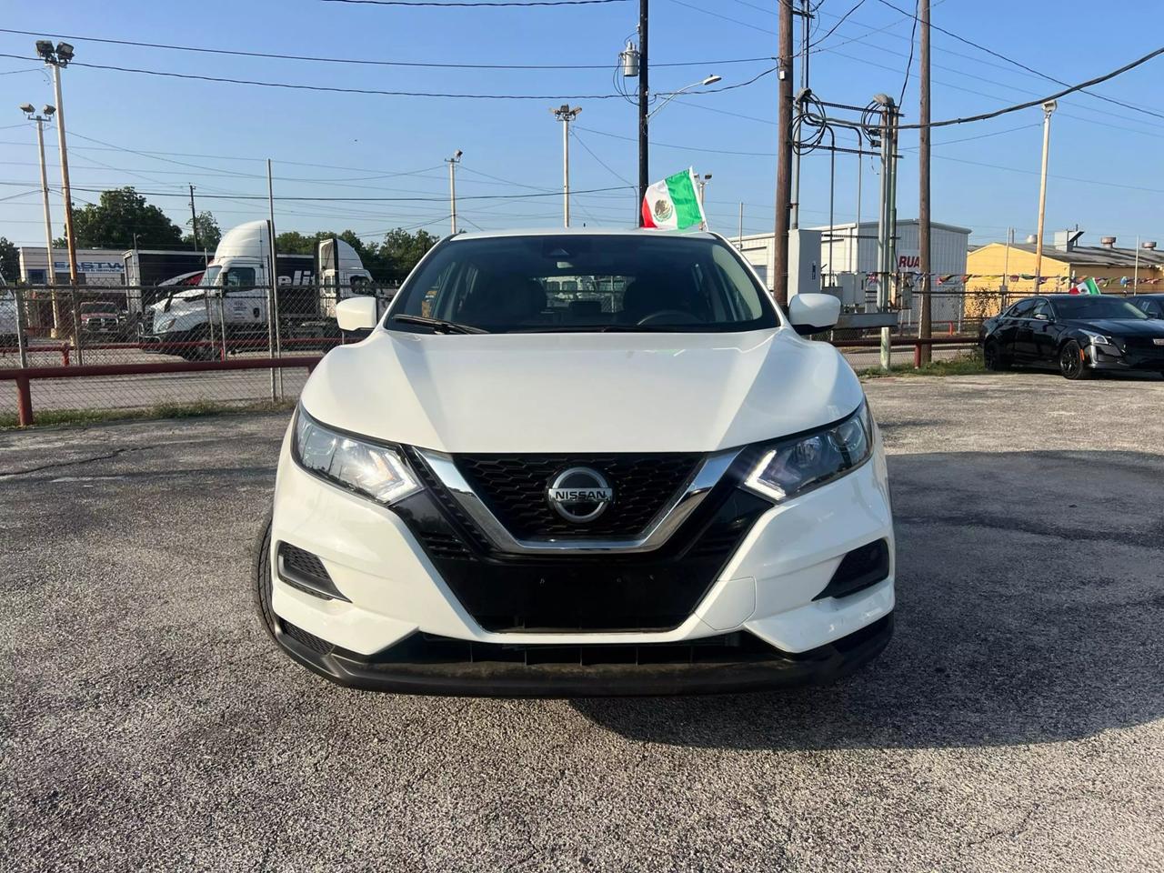 2021 Nissan Rogue Sport S photo 3