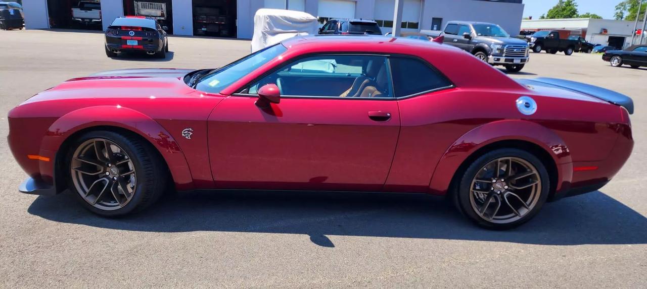 2023 Dodge Challenger SRT photo 5