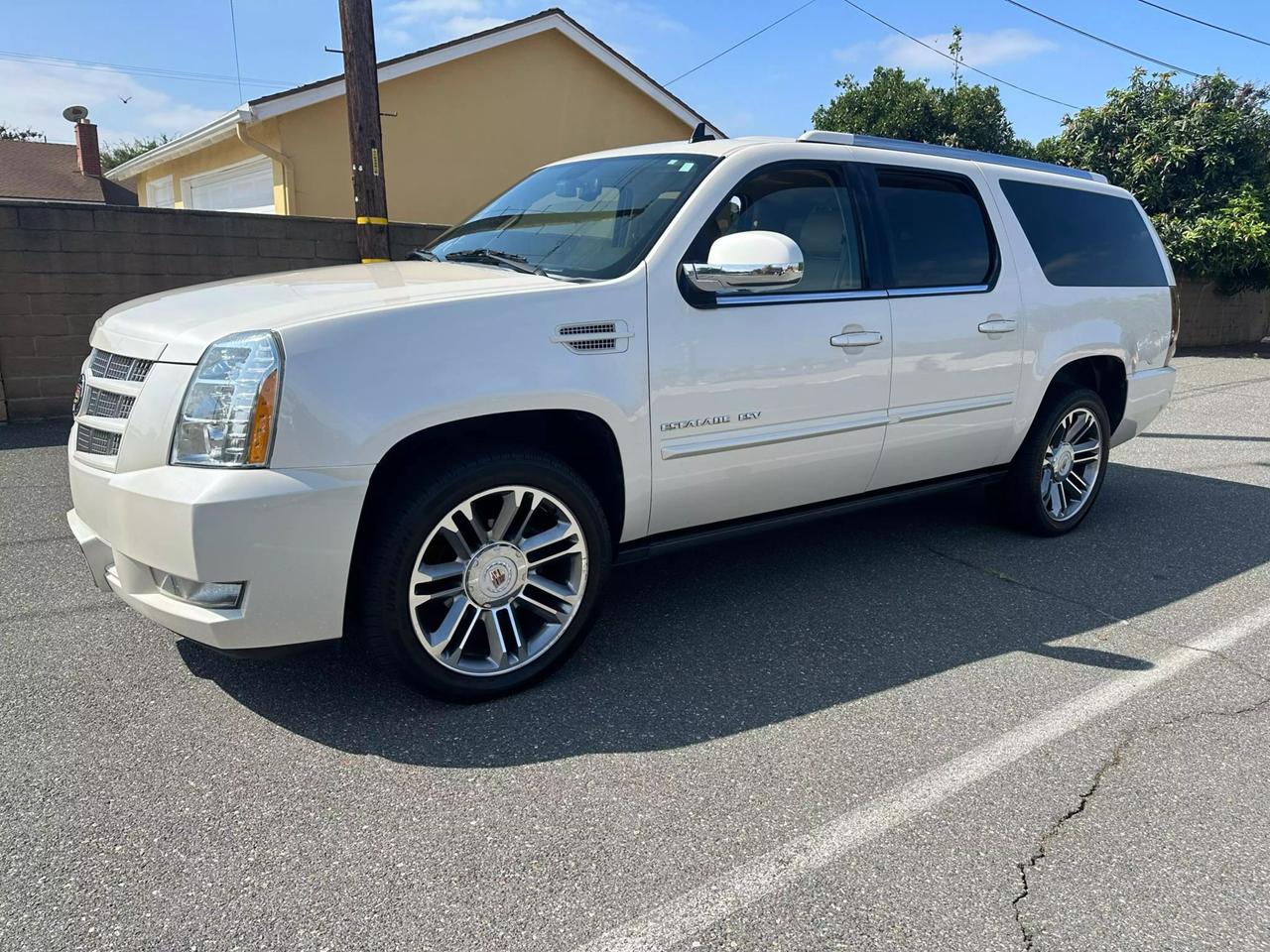 2013 Cadillac Escalade ESV Premium photo 5