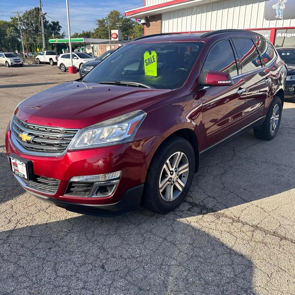 2016 Chevrolet Traverse 1LT photo 2