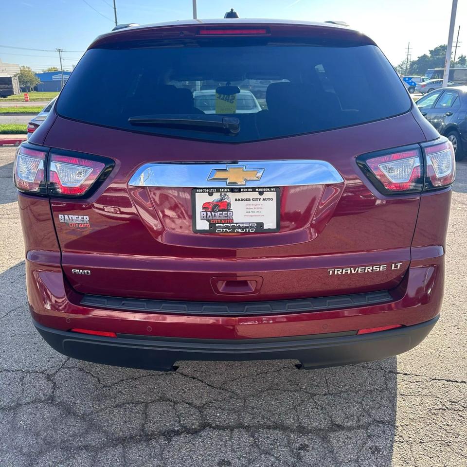 2016 Chevrolet Traverse 1LT photo 4