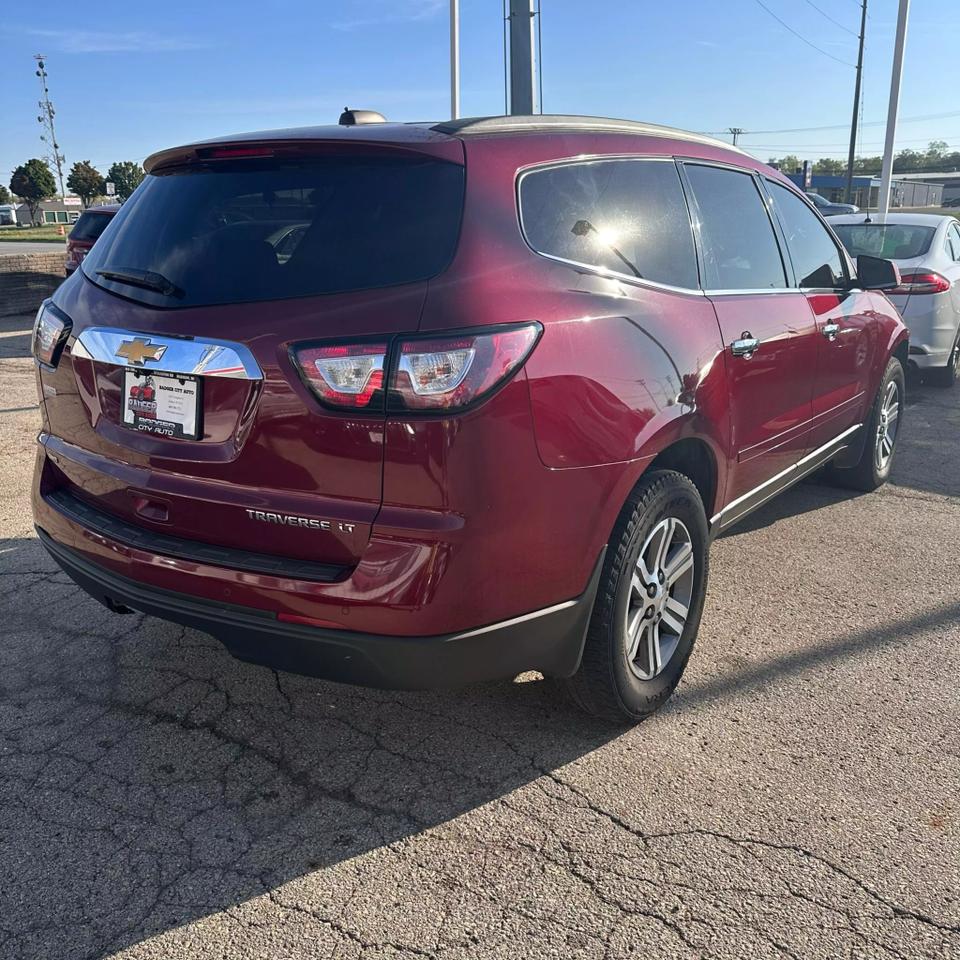 2016 Chevrolet Traverse 1LT photo 5