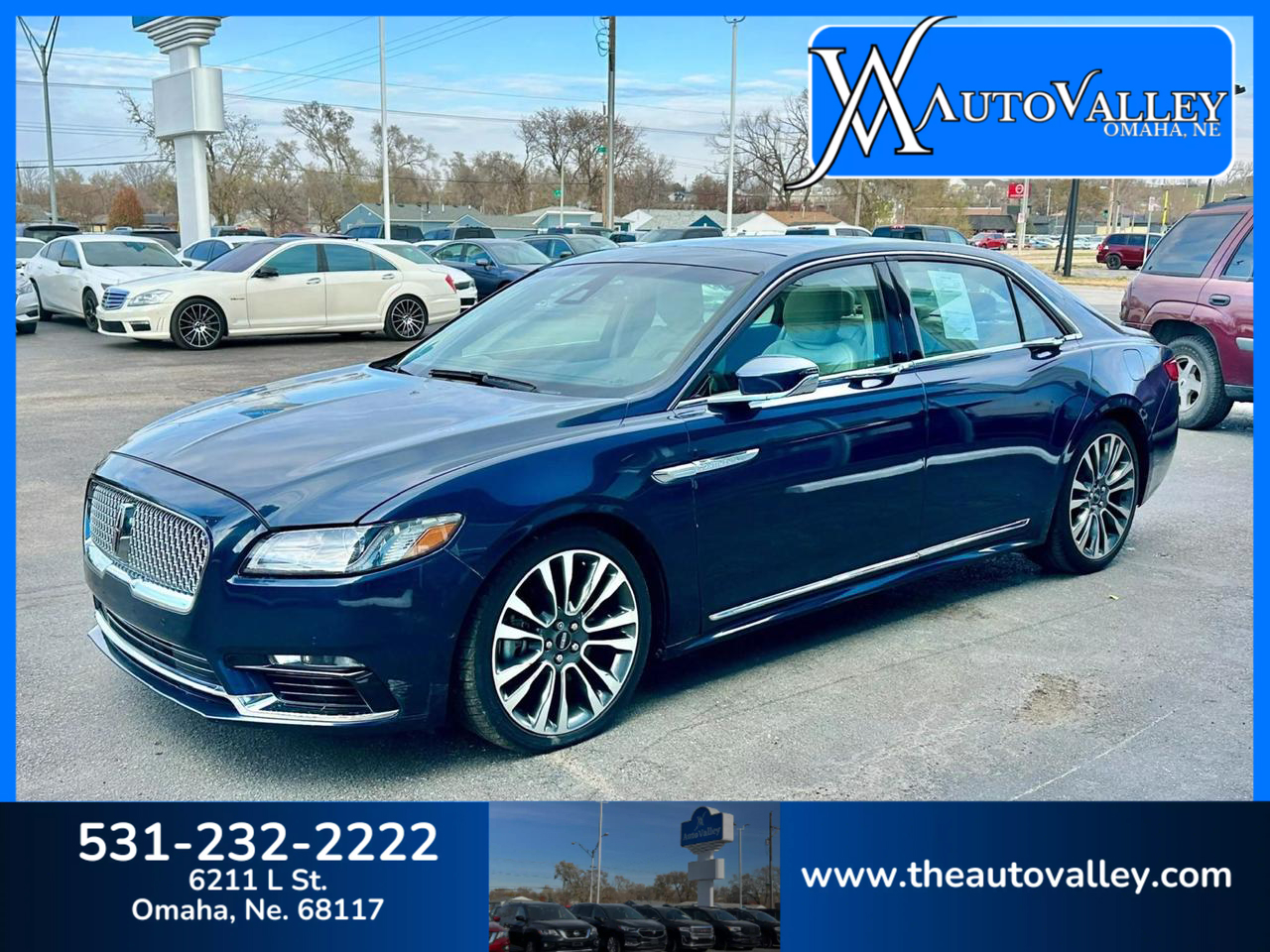 2017 Lincoln Continental Select photo 5