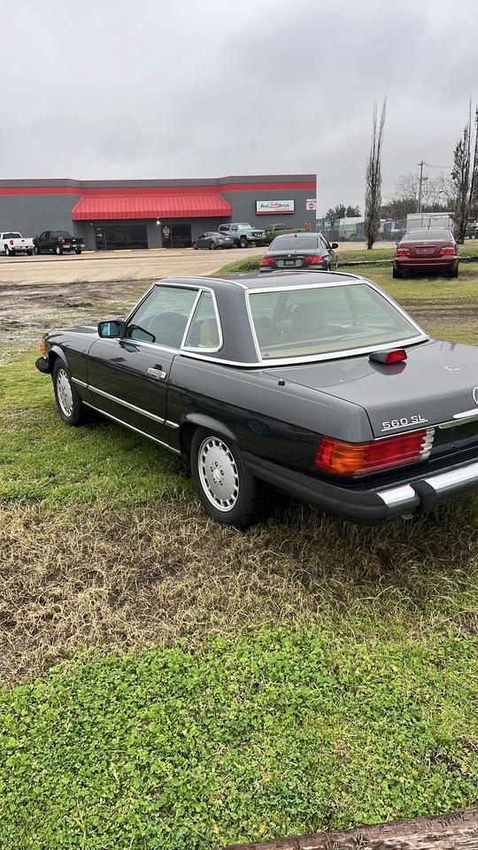 1986 Mercedes-Benz 560 null photo 2