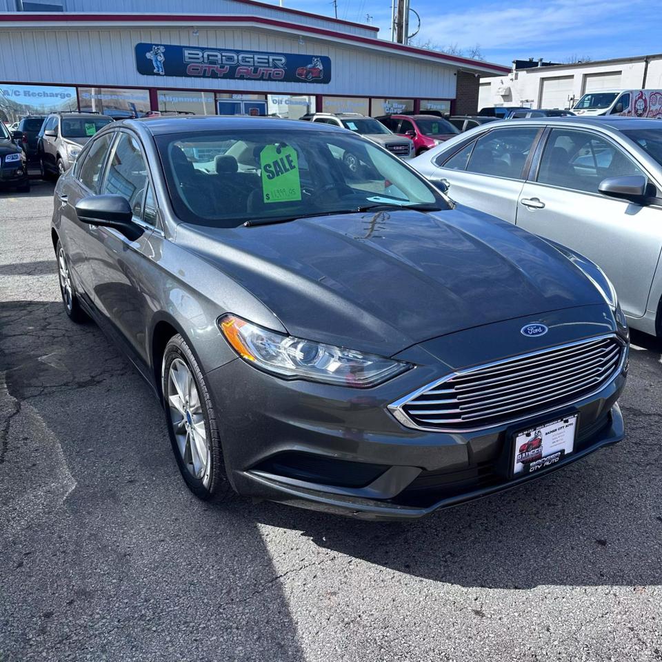 2017 Ford Fusion SE photo 4