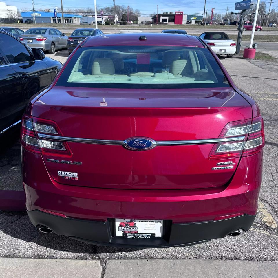 2014 Ford Taurus SEL photo 4