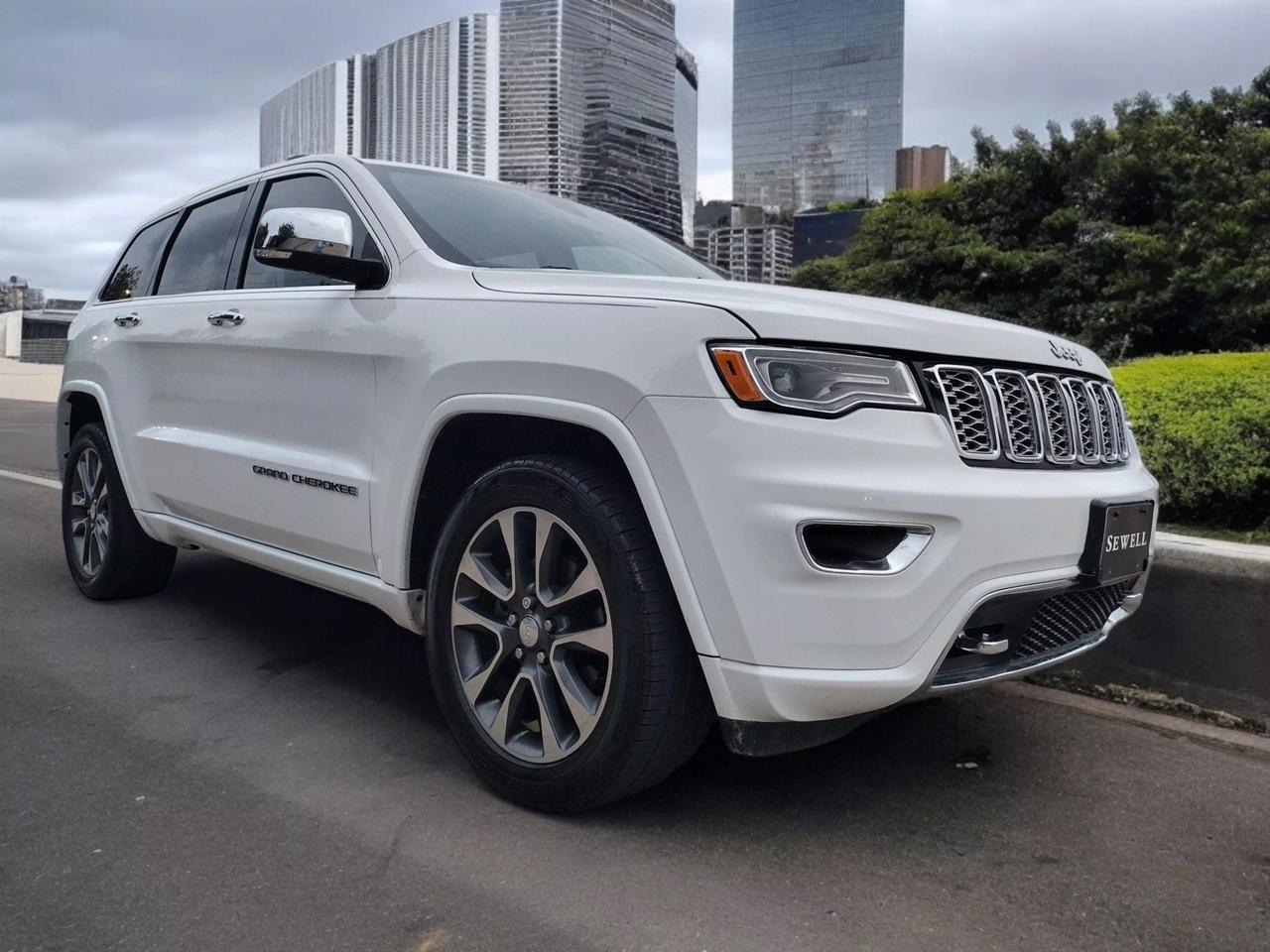 2017 Jeep Grand Cherokee Overland photo 15