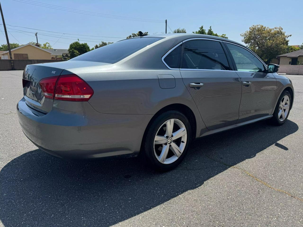 2013 Volkswagen Passat SE photo 7