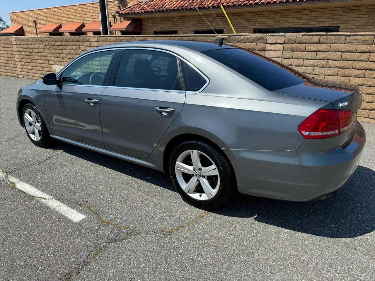 Volkswagen Passat's photo