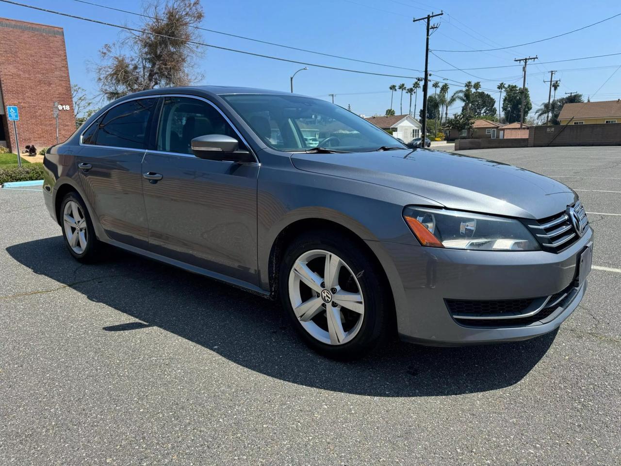 2013 Volkswagen Passat SE photo 5