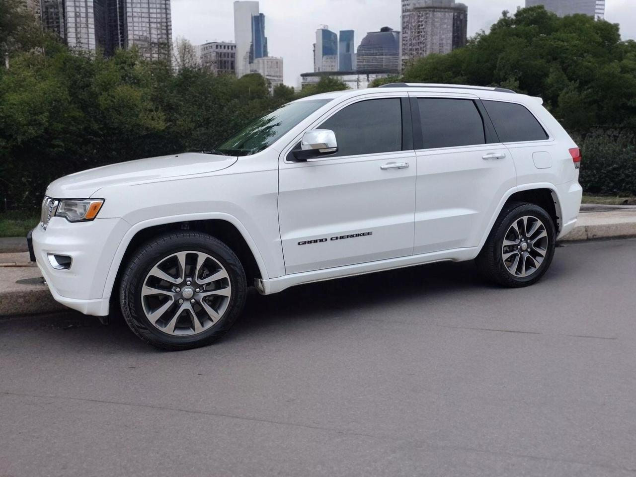 2017 Jeep Grand Cherokee Overland photo 39