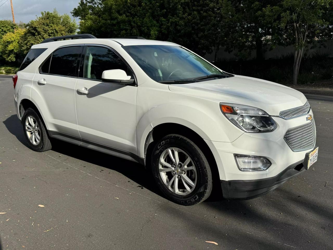 2017 Chevrolet Equinox LT photo 7