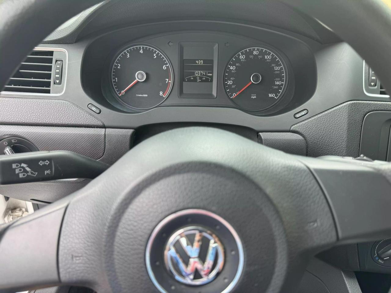 2011 Volkswagen Jetta S photo 17